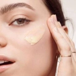 Bobbi Brown Skincare Vitamin Enriched Face Base -Armani Parfum Winkel 1188x1200 1