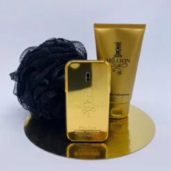 Cadeau Voor Man One Million Paco Rabanne Mannen Eu De Toilet En Shower Gel - Mannen Parfum - Geschenkset Mannen - Verjaardag - Gadgets Mannen - Paco Rabanne 1 Million - Parfum Voor Heren - 3 Producten -Armani Parfum Winkel 1200x1199