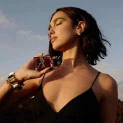 Yves Saint Laurent YSL = Libre Le Parfum Eau De Parfum - 30ml Spray - Damesparfum -Armani Parfum Winkel 1200x1200 125