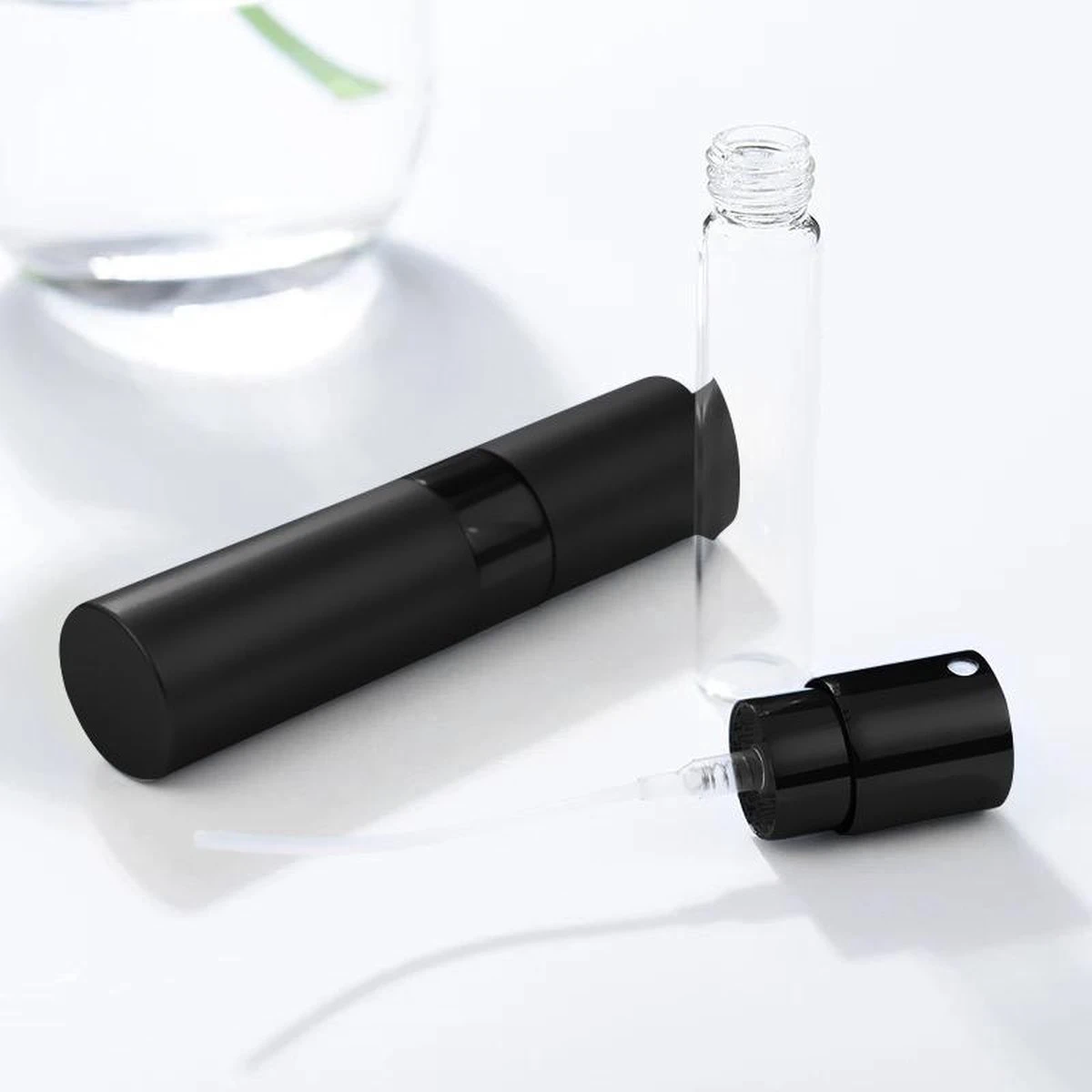 Scenty - Parfum Verstuiver Navulbaar - Mini Parfum Flesje - Reisflesje - Zwart Scenty - Parfum Verstuiver Navulbaar - Mini Parfum Flesje - Reisflesje - Zwart -Armani Parfum Winkel 1200x1200 597